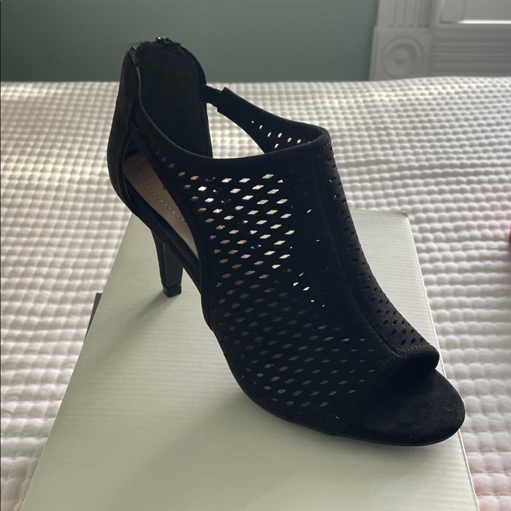 Style & Co. Black Cutout Peep-toe Heels
